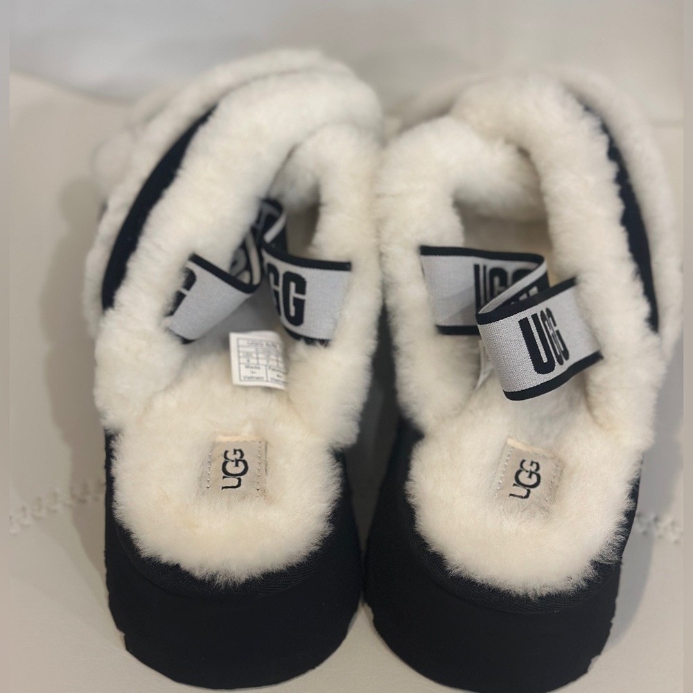 UGG Cream and Black Fur Footwear - Picture 10 of 10